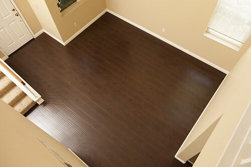 clean vinyl plank flooring