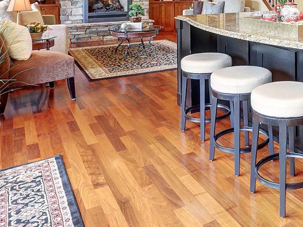 Advantages of laminate vs hardwood flooring