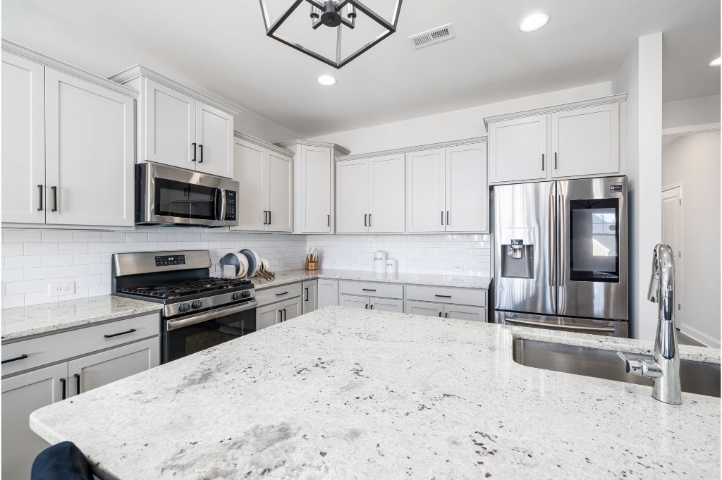 5 Best Things That Granite Counters Have To Offer | Nadine Floor Company 