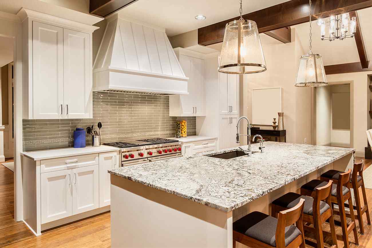 Minimalist Kitchen Inspiration & Granite Countertop