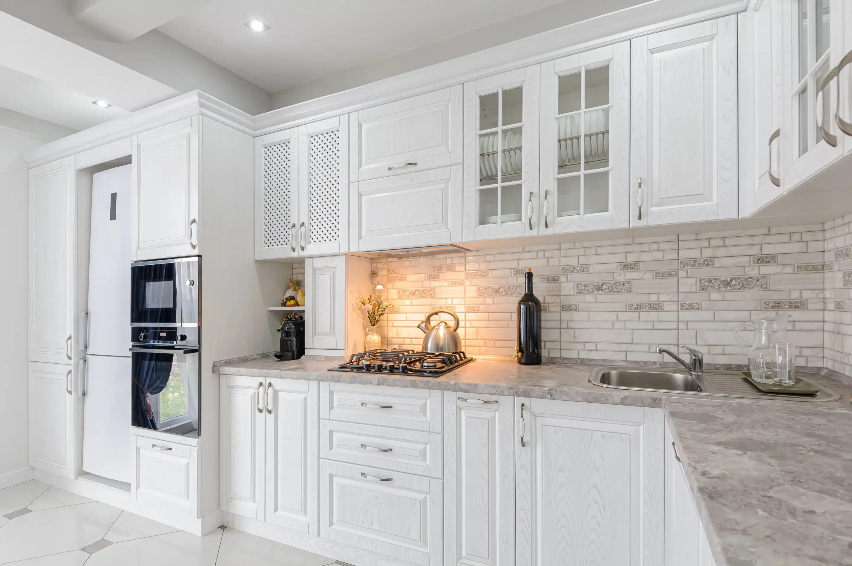 what kitchen cabinets are in style in 2025