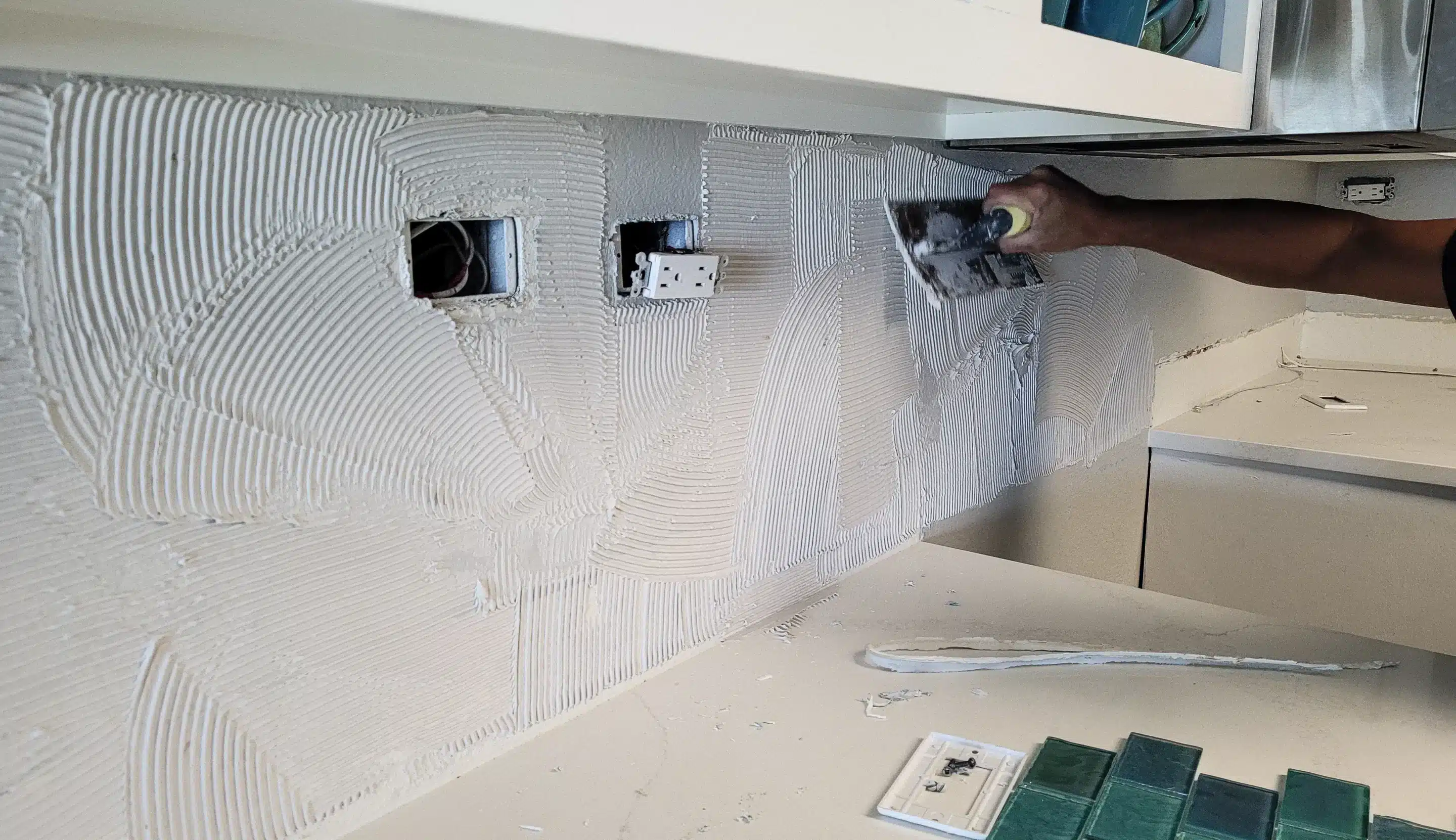 How to install tile backsplash 